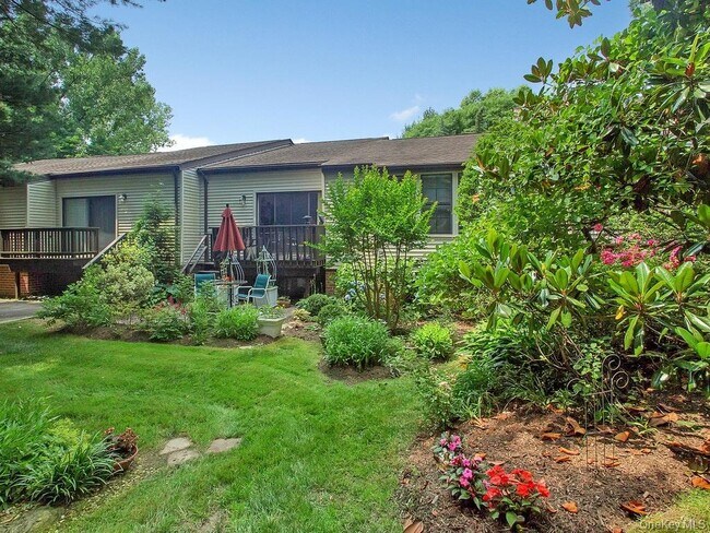 Building Photo - 160 Dove Hill Dr