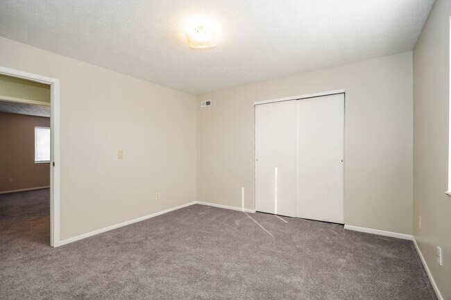 Building Photo - 6274-6280 CHERYLBROOK