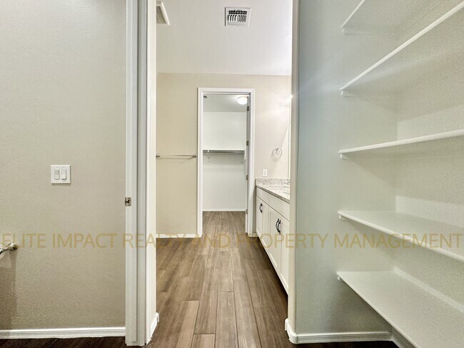 Building Photo - 6514 E Via Arroyo Azul