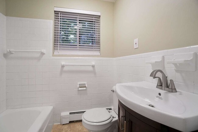 Building Photo - 171 South St