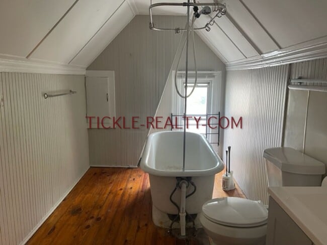 Building Photo - 106 Griffith-VR