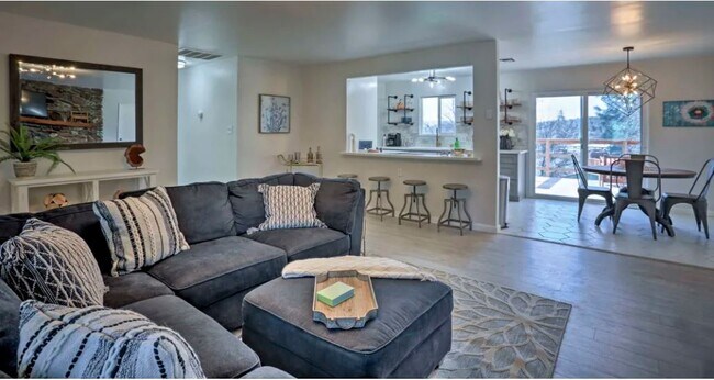 Building Photo - 40902 Ely Way