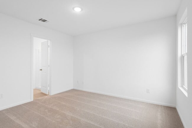 Building Photo - 972 Creek