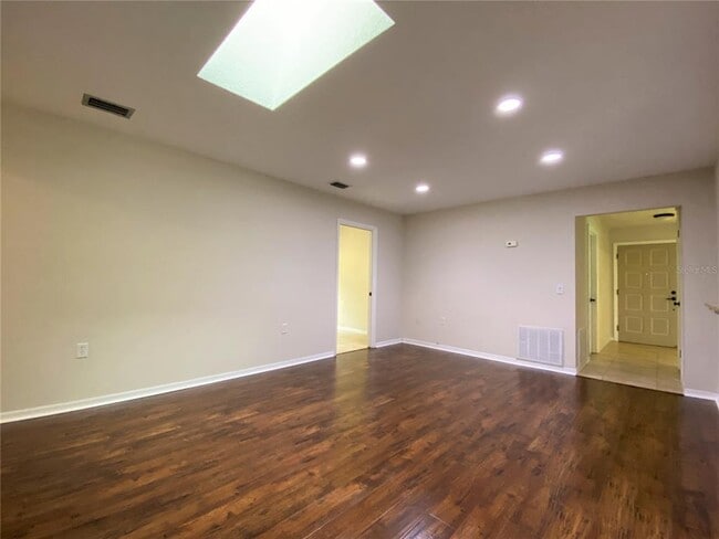 Building Photo - 214 Stevenage Dr