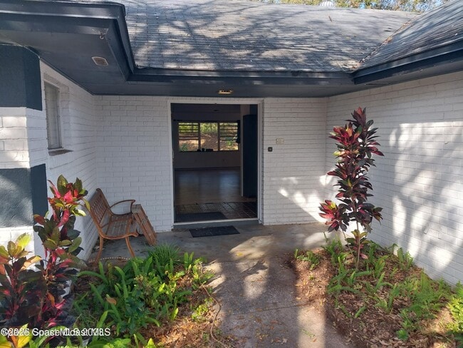 Primary Photo - 1610 Carriage Dr