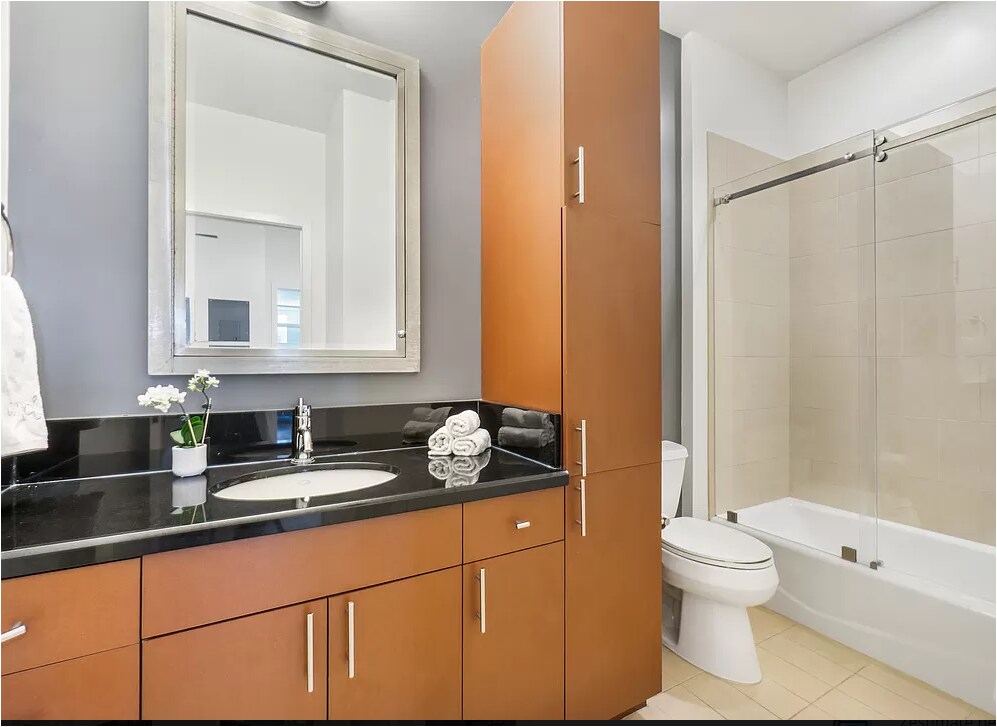 Building Photo - 3810 Wilshire Blvd