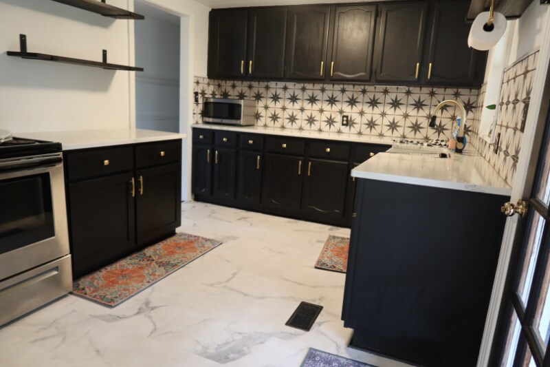 Building Photo - 711 N Hubbard St