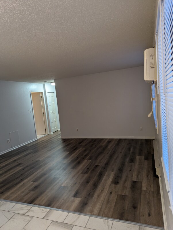 Building Photo - 300 Hopp Ave
