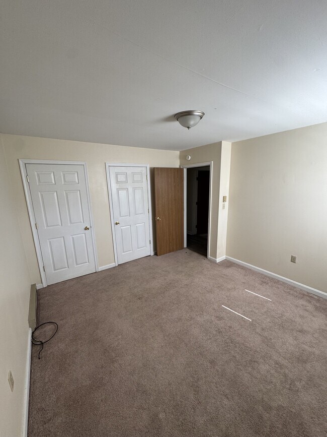 Building Photo - 702 Thomas Ln