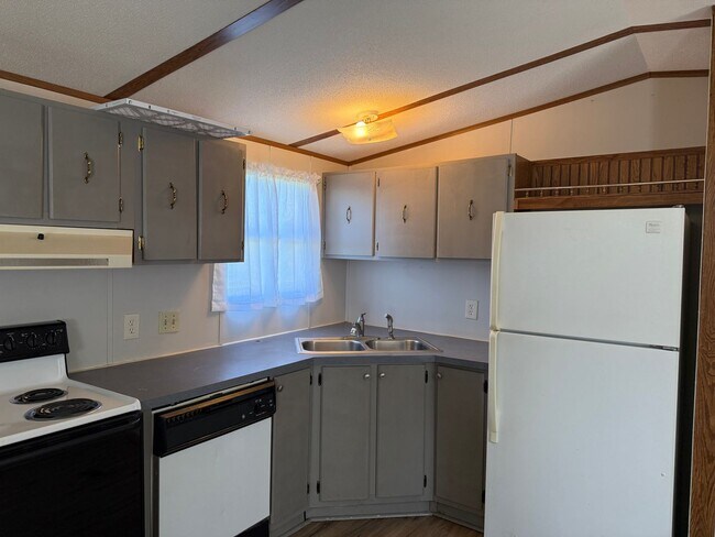 Building Photo - Charming Rural Home with Large Yard & Storage