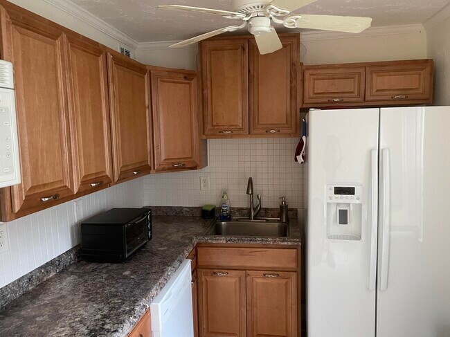 Building Photo - 347 Normandy Ln