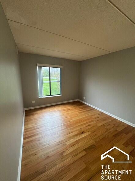 Building Photo - 525 N Quentin Rd