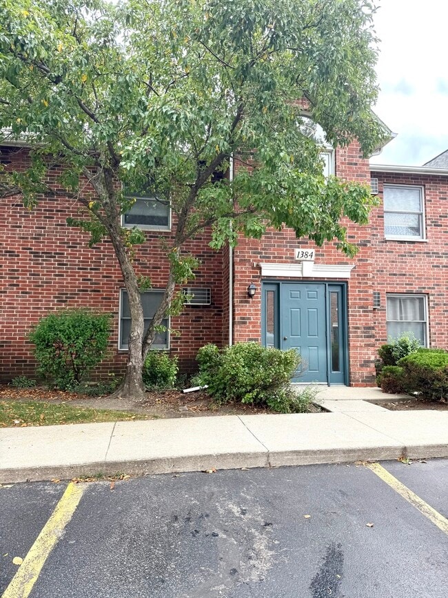 Primary Photo - 1384 Cunat Ct