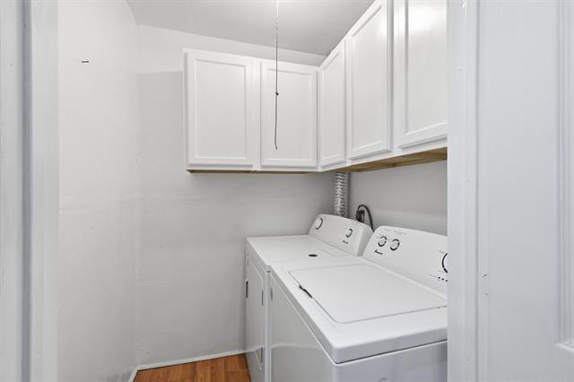 Building Photo - 242 W Cober Dr