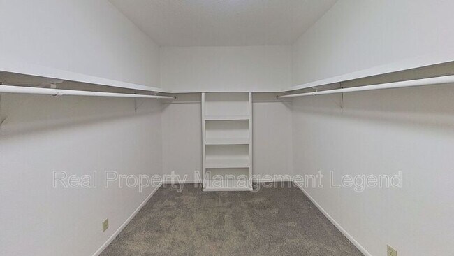 Building Photo - 821 W Woodard St