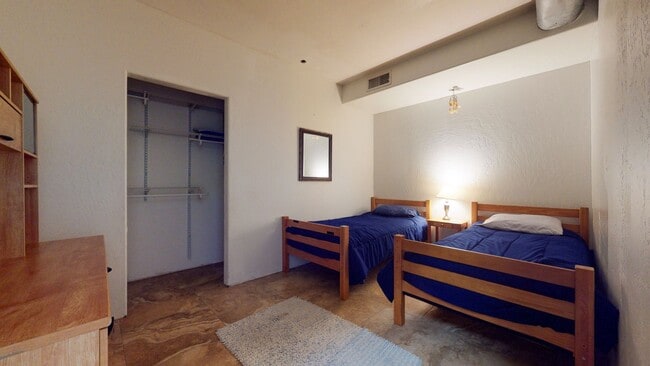 Building Photo - 218 Cynthia Loop NW