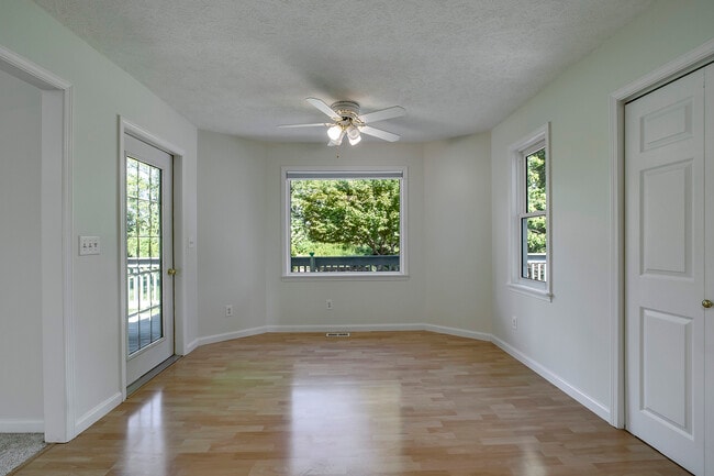 Building Photo - 201 Seminole Cir