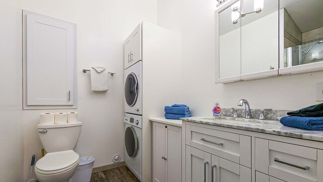 Building Photo - 918 S G St