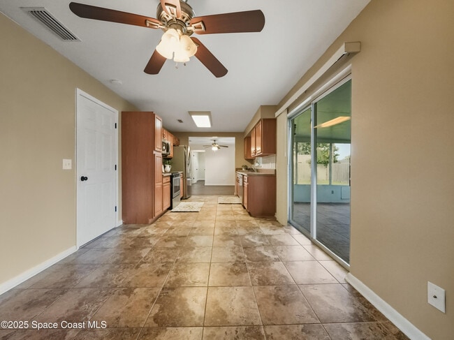 Building Photo - 5155 Sharlene Dr