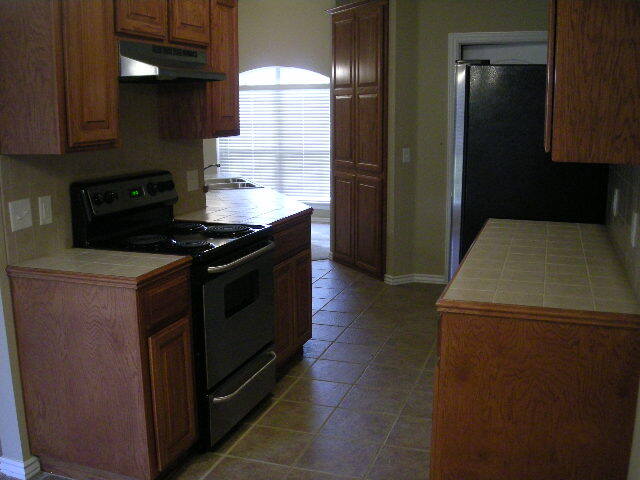 Building Photo - 833 SW 40th St