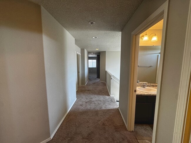Building Photo - 8901 Eagle Hills Dr NW