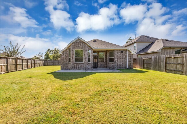 Building Photo - 16838 Ellicott Rock Dr