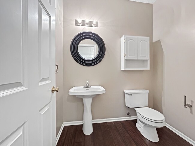 Building Photo - 8449 Forestview Ln N