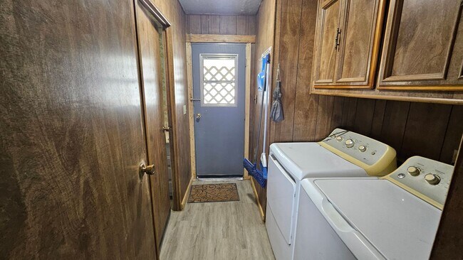 Building Photo - Rural Living at Its Finest – 2BR Home with Open Desert Views