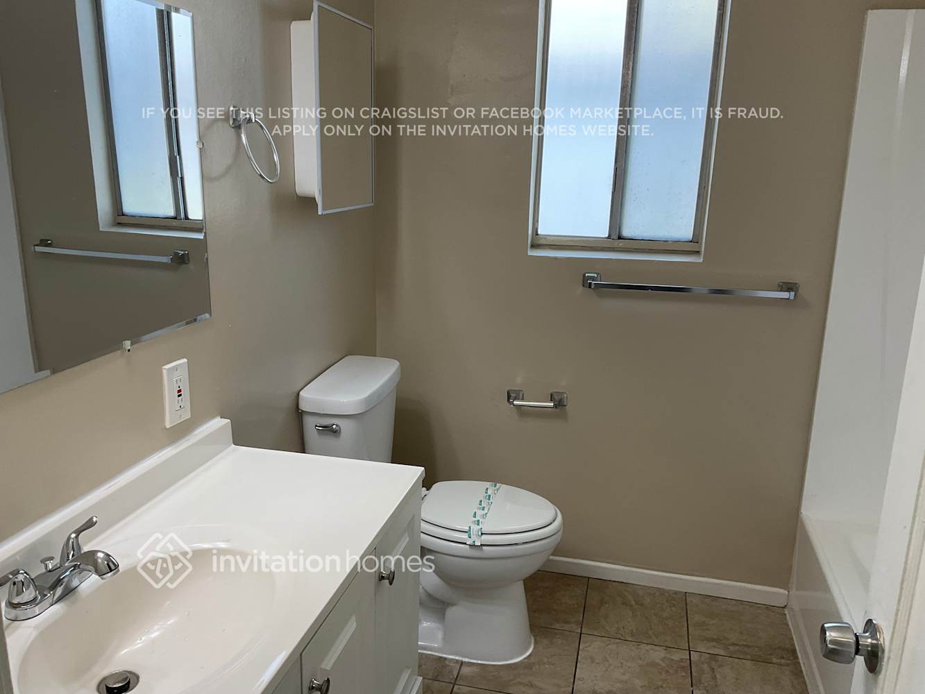 Building Photo - 13906 S Tajauta Ave