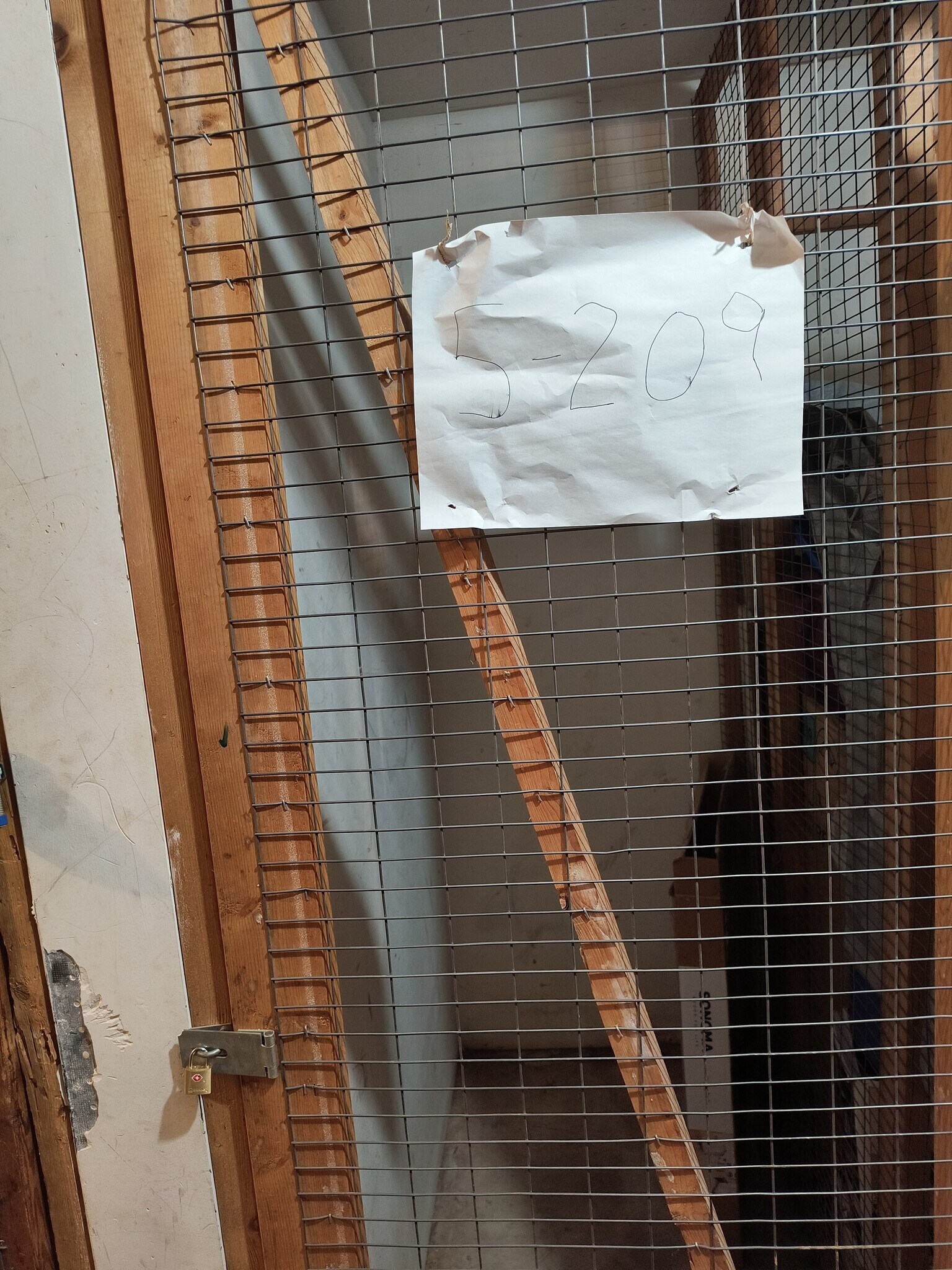 Building Photo - 670 Hill Dr