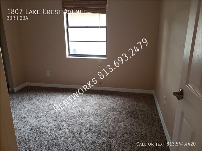 Building Photo - 1807 Lakecrest Ave