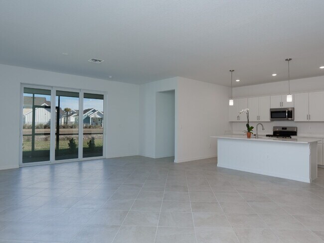 Building Photo - 11470 Burgundy Dr