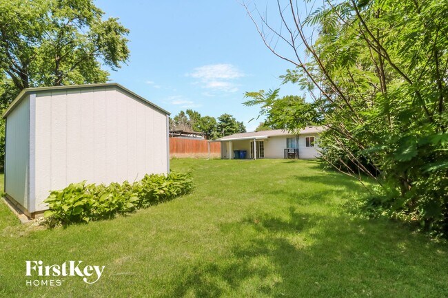 Building Photo - 11091 Saxonhall Dr
