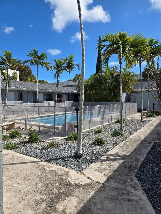 Building Photo - 3475 SW 1st Ave