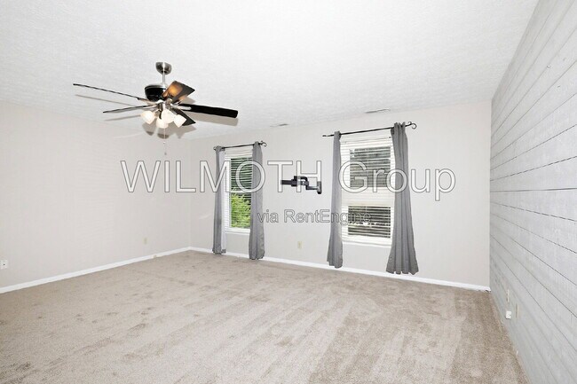 Building Photo - 9224 Oak Knoll Ln