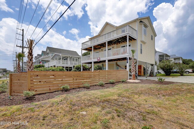 Building Photo - 1401 S Shore Dr