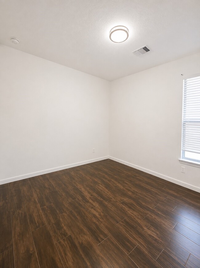 Building Photo - 18611 White Ash Ln