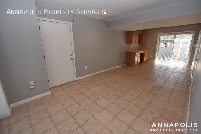 Building Photo - 1363 Washington Dr