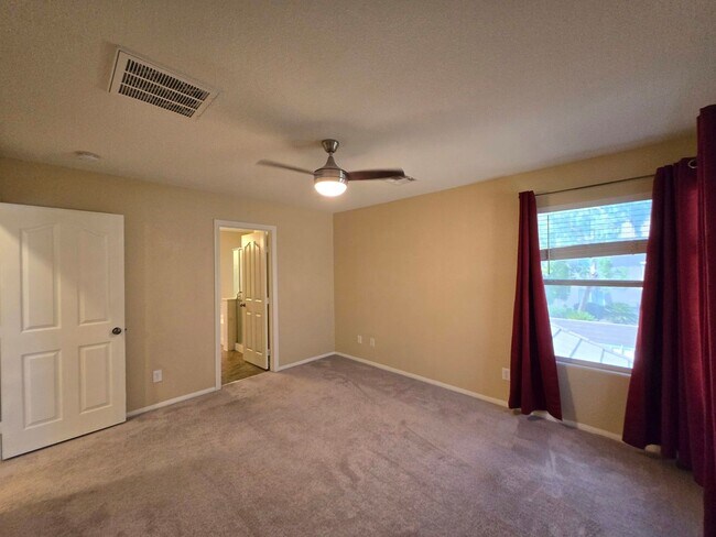 Building Photo - 10072 Pelham Park Ave