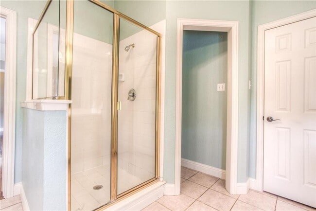 Building Photo - Spacious 3 Bed- 2 Bath in the Exclusive Private Riverwood Addition- SW Fort Worth- 76116