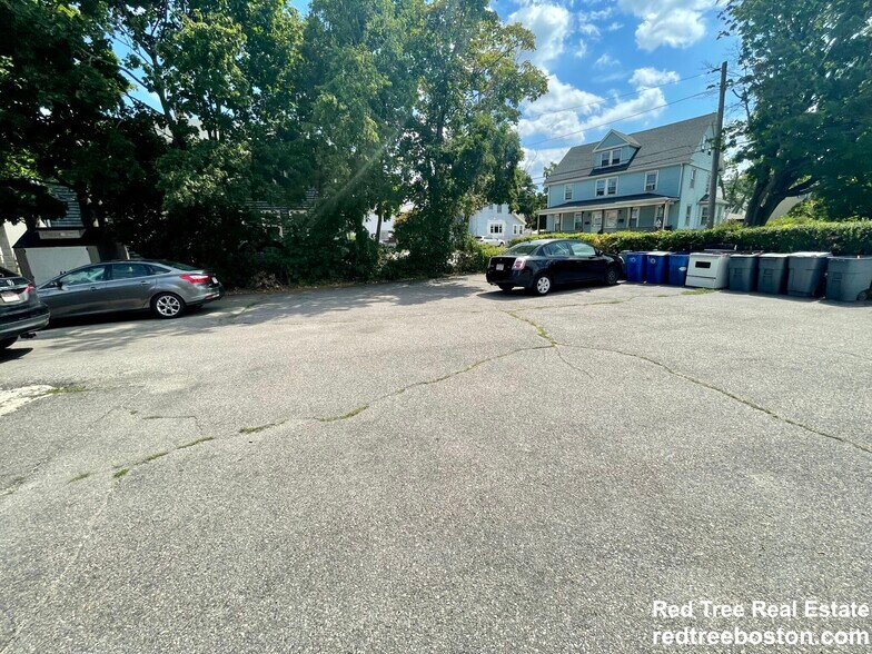 Building Photo - 98 Franklin St