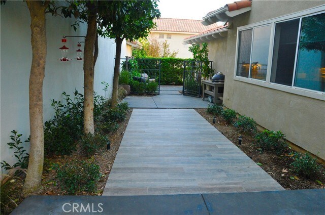 Building Photo - 24 Vía Helena