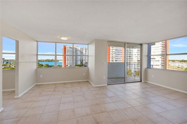 Building Photo - 1300 NE Miami Gardens Dr