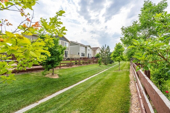 Building Photo - Bright, Spacious & Full of Charm Inside an...