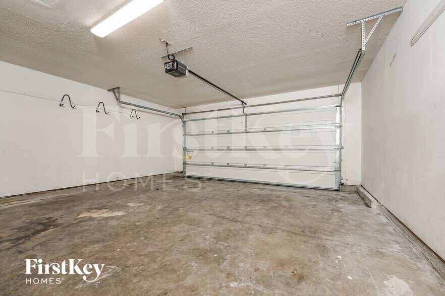 Building Photo - 7983 Long Shadow Ln