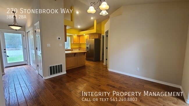 Building Photo - 270 Stonebrook Way