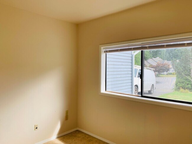 Building Photo - Issaquah 4 bd 3 bath single family house f...