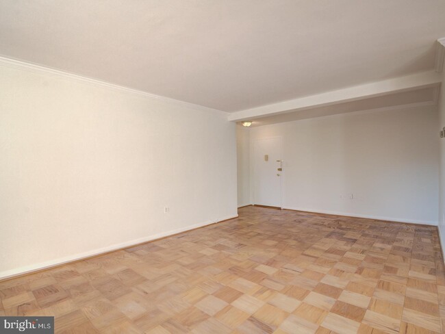 Building Photo - 200 N Maple Ave