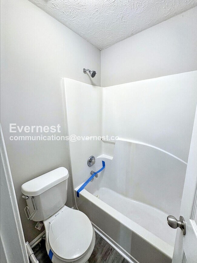 Building Photo - 9251 Clb Vw Trce