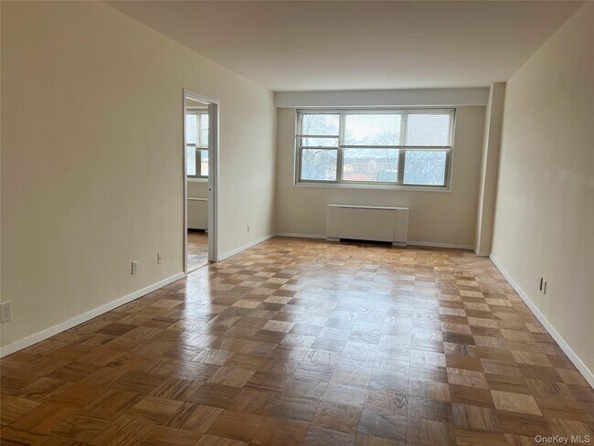 Building Photo - 30 Lake St